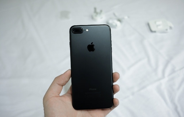 Những chiếc iPhone 7 và iPhone 7 Plus đầu tiên đã có mặt ở Việt Nam. Ảnh: Tinhte.vn)