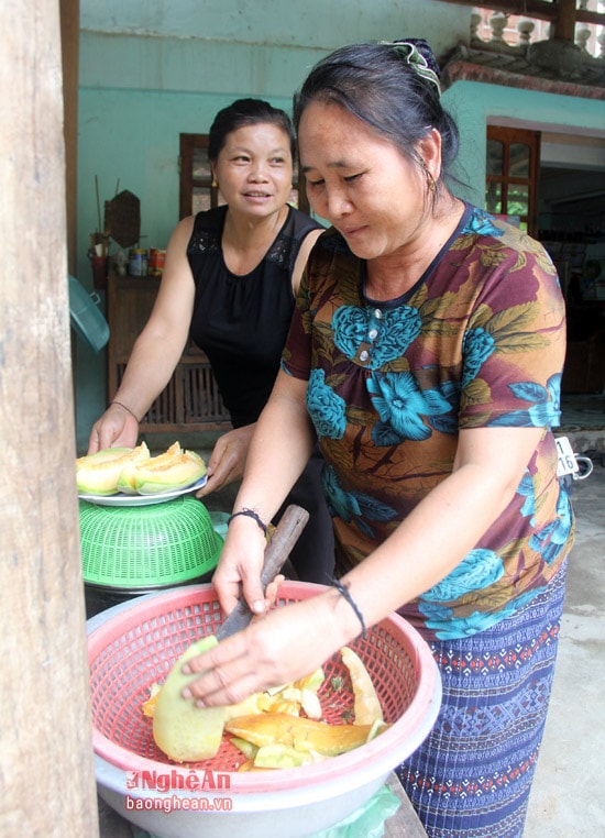 Phụ nữ bản Vẽ - Khe Chóong không những cao mà cân nặng cũng rất 