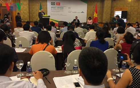 Các đại biểu tham dự diễn đàn