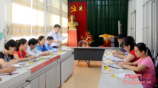 Quang cảnh buổi làm việc.