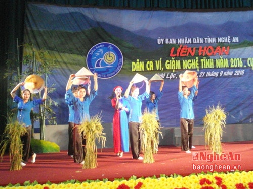 Tiết mục tham gia liên hoan của các CLB dân ca huyện Nghi Lộc.