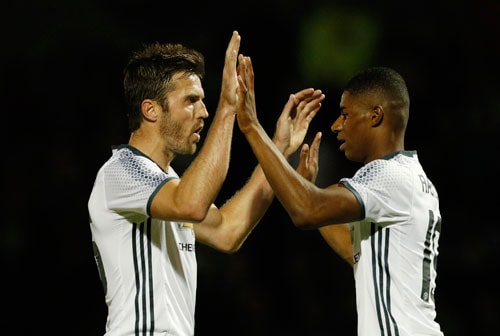 rashford-kien-tao-va-ghi-ban-man-utd-thang-dam-o-cup-lien-doan-1