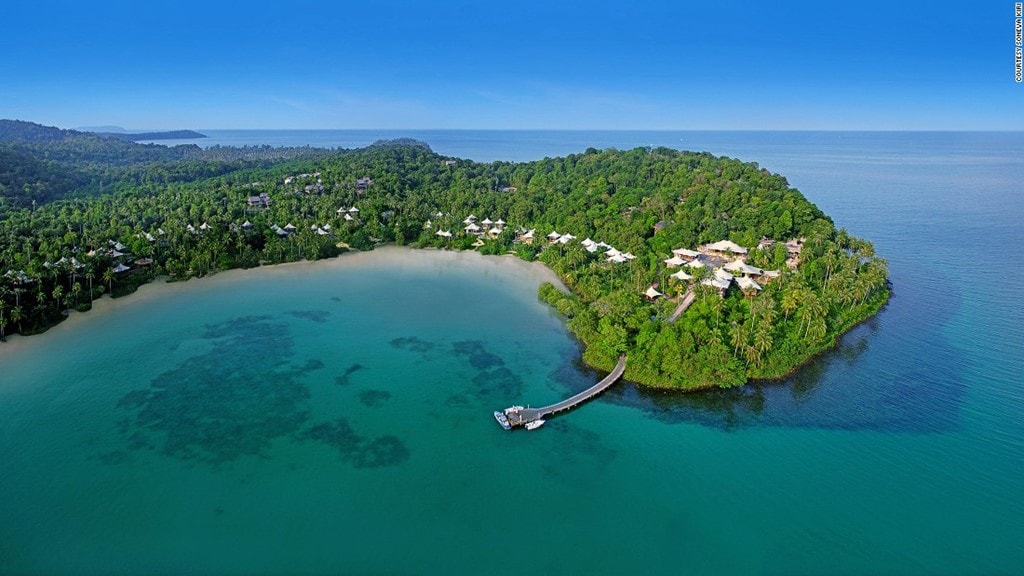 Soneva Kiri (Koh Kood, Thái Lan): Với 36 biệt thự được xây dựng giữa rừng và biển, Soneva Kiri là một trong những khu nghỉ dưỡng bãi biển sang trọng và độc đáo nhất Thái Lan. 