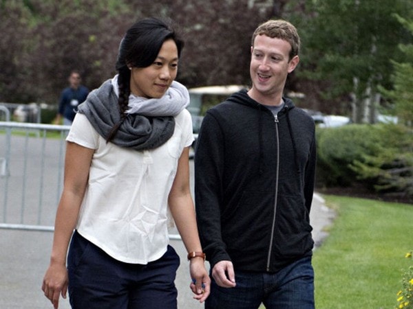 Lúc này, Chan và Zuckerberg vẫn tiếp tục hẹn hò. Sau đó, hai người kết hôn tại Palo Alto.