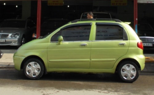 Daewoo Matiz sản xuất trong nước đời 2005 màu xanh, giá 106 triệu chạy gần 100.000 km.