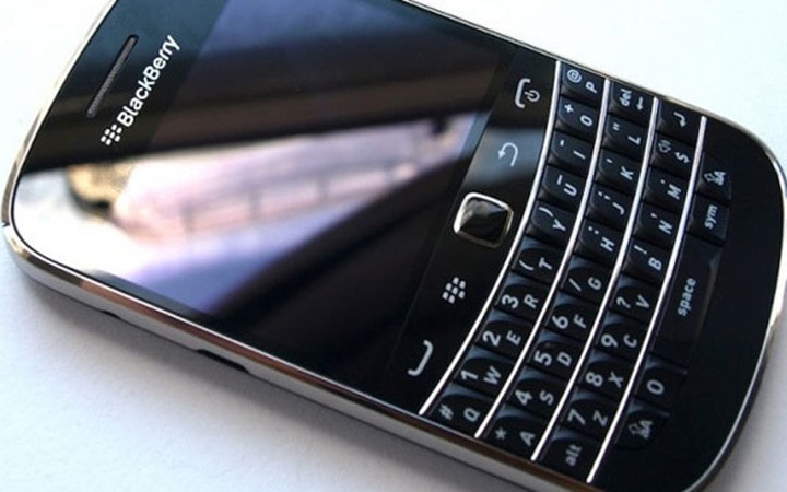 Tên gọi của điện thoại BlackBerry ra đời vào năm 1999, xuất phát từ việc bàn phím của những chiếc điện thoại do hãng này sản xuất trông rất giống với bề mặt quả mâm xôi (blackberry)