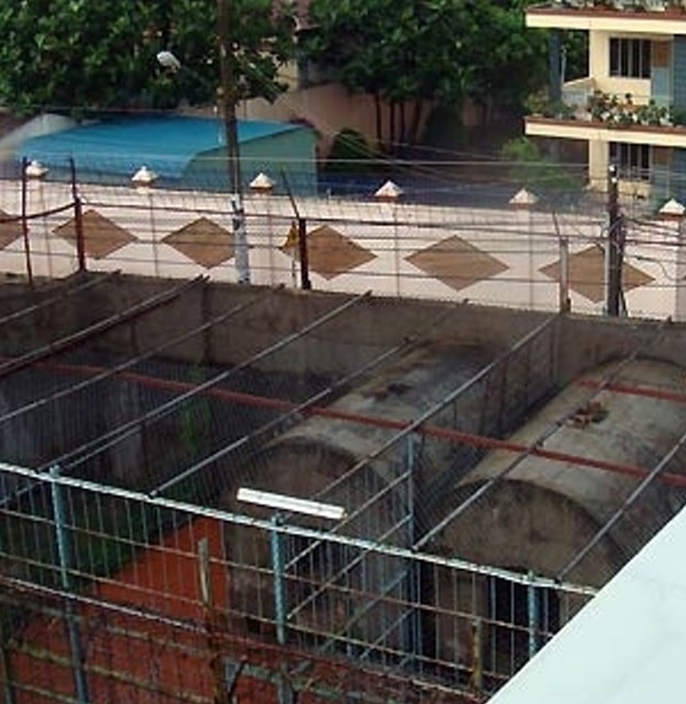 Chuồng hổ của công ty nuôi sát với nhà dân