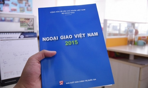Cuốn sách xanh Ngoại giao đầu tiên của Việt Nam. 