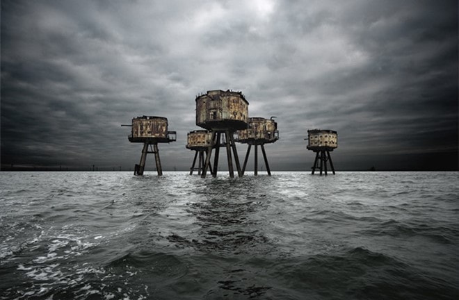 Pháo đài Maunsell ở cửa sông Thames đã bị bỏ hoang sau khi bảo vệ Vương quốc Anh trong Thế chiến II. 