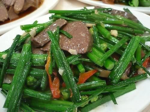Rau hẹ xào gan dê là món ăn tuyệt vời giúp quý ông cải thiện chuyện chăn gối 