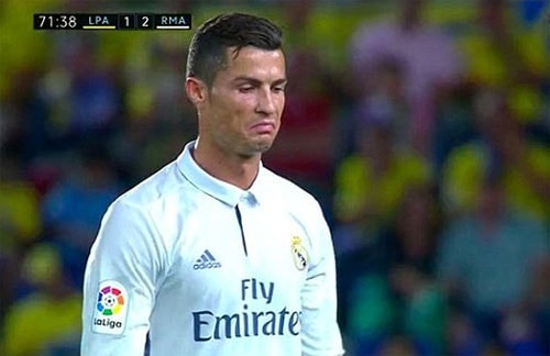 ronaldo-bi-nghi-chui-zidane-sau-khi-bi-thay-ra-ngoai