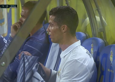 ronaldo-bi-nghi-chui-zidane-sau-khi-bi-thay-ra-ngoai-1