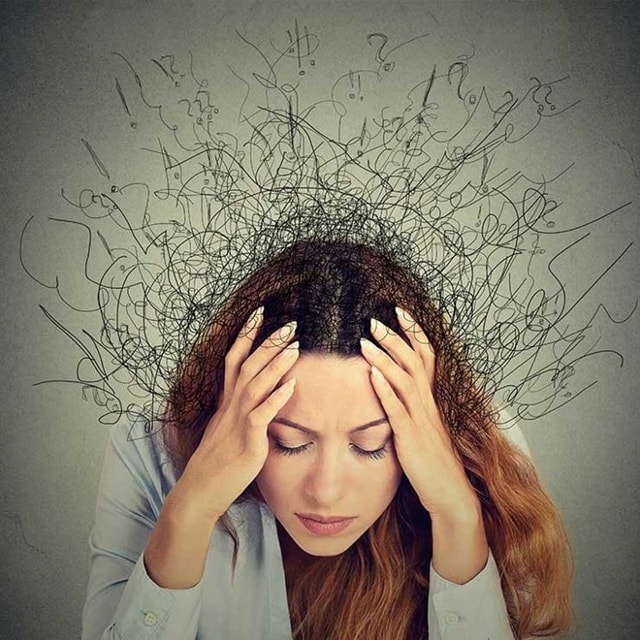 Khi bạn đang lo lắng, căng thẳng: Nếu bạn đang cảm thấy lo lắng, tâm trạng không tốt, cà phê có thể làm tình trạng này tồi tệ hơn. Caffeine trong cà phê có tác dụng kích thích lên hệ thần kinh, sản sinh ra hormone căng thẳng cortisol, ảnh hưởng đến giấc ngủ, gây mệt mỏi, rối loạn nhận thức.