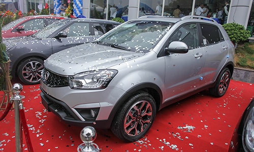 Ssangyong Korando giá từ 957 triệu đồng.
