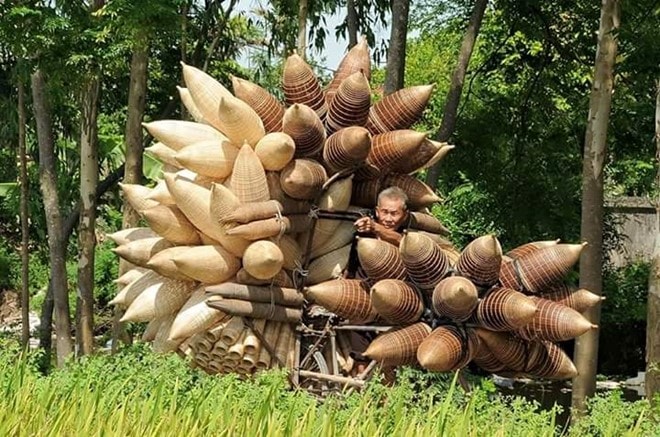 Sau khi hoàn thành, những chiếc đó được mang đi tiêu thụ ở các vùng chiêm trũng các huyện Tiên Lữ, Ân Thi, Phù Cừ của tỉnh Hưng Yên và các tỉnh thành Bắc Ninh, Hải Dương, Hải Phòng… để người nông dân đi đồng đặt  bắt cua, cá, lươn…