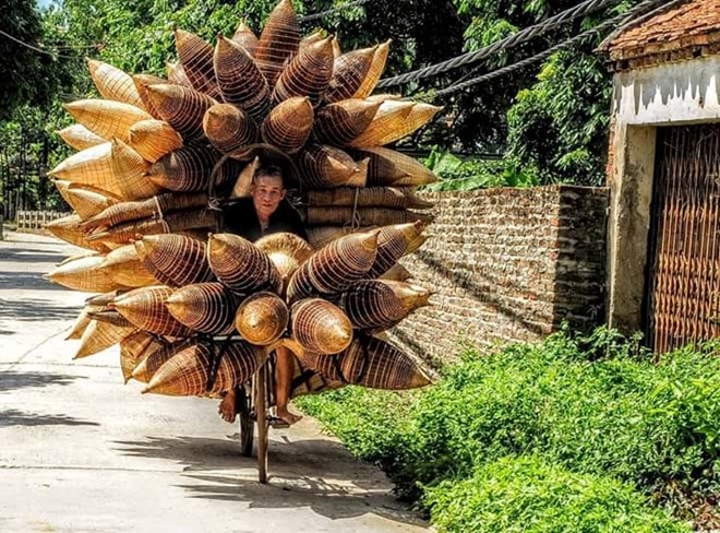 Nghề phụ nhưng lại mang đến thu nhập chính cho người dân. Hàng năm nơi đây cung cấp khoảng 650.000 sản phẩm cho thị trường.