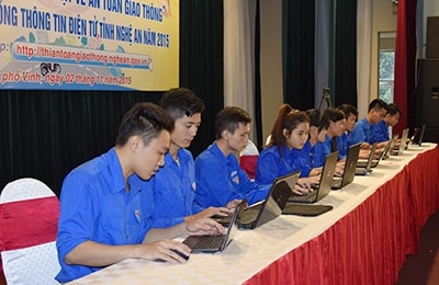 Đoàn viên thanh niên tham gia thi trực tuyến, ảnh cổng thông tin điện tử tỉnh