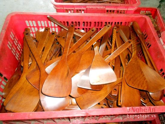Sản phẩm môi, thìa gỗ xuất khẩu được sản xuất tại Nghi Lâm, Nghi Lộc - Nghệ An.