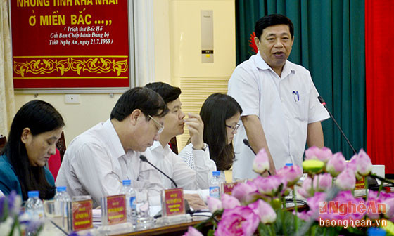 Chủ tịch UBND tỉnh Nguyễn Xuân Đường phát biểu tại cuộc làm việc.
