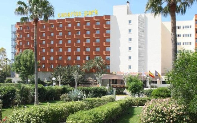 Khách sạn Canarios Park  nơi du khách Anh bị bắt vì bỏ rơi con. Ảnh Telegraph.