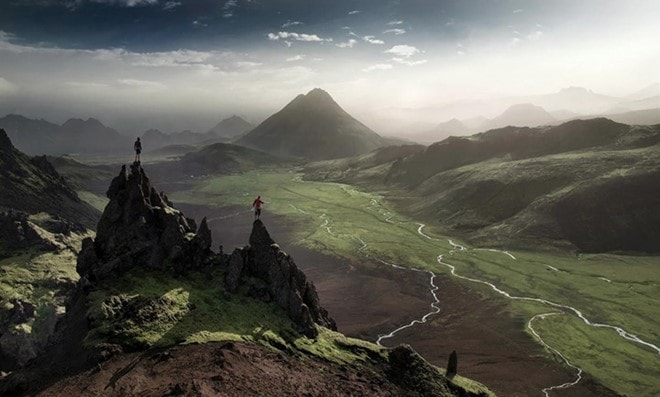 Du lịch Fjallabaksleid, Iceland, du khách sẽ có một hành trình đáng nhớ như đi trong một bức tranh vẽ khi băng qua những ngọn núi cao nằm ở phía bắc của sông băng Mýrdalsjökull. Sông băng được hình thành từ hàng ngàn năm của hoạt động địa chất.