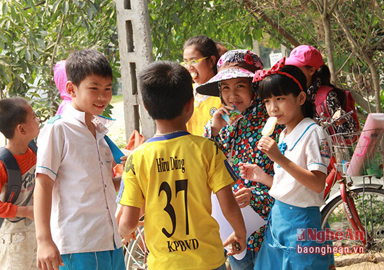 Những trẻ em ở Nghi Thái