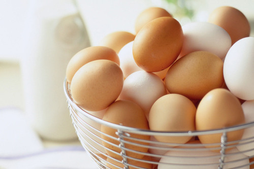 Trứng là loại thực phẩm chứa nhiều chất dinh dưỡng không thể thiếu trong các bữa ăn của mọi gia đình (Ảnh minh họa: Internet)