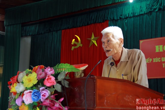 Nhiều ý kiến được cử tri kiến nghị tại hội nghị.