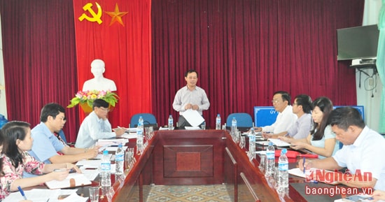 Đồng chí Phan Đức Đồng - Tỉnh ủy viên, Trưởng ban Nội chính Tỉnh ủy, Trưởng ban Pháp chế HĐND tỉnh tham gia bổ sung quy chế hoạt động của HĐND tỉnh