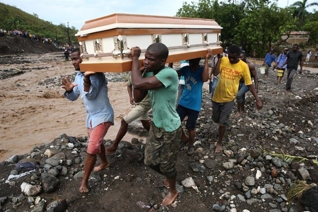 Hình ảnh tang thương sau khi siêu bão quét qua Haiti (ảnh: EPA)