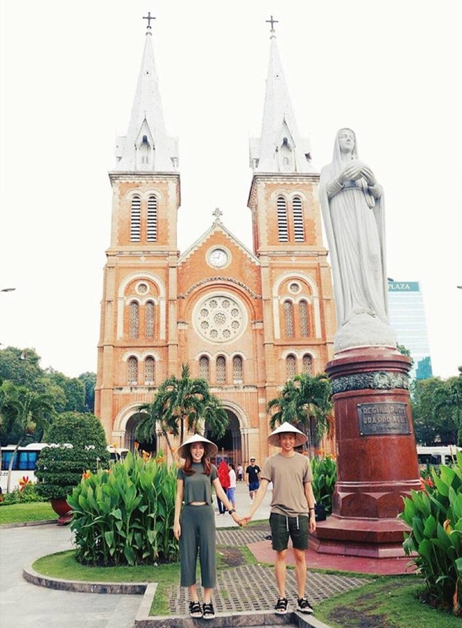 Cặp đôi cũng từng đến Việt Nam hồi tháng 7, khám phá TP HCM, đi Củ Chi và thăm các nhà thờ đẹp.
