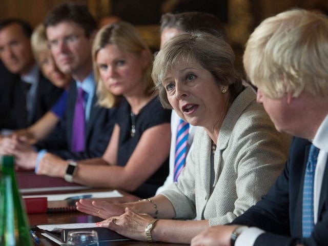 Thủ tướng Anh Theresa May phát biểu trong 1 cuộc họp Nội các chính phủ Anh. Ảnh: AFP