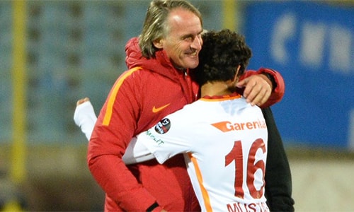 pogba-tho-nhi-ky-ra-mat-doi-mot-galatasaray-o-tuoi-14
