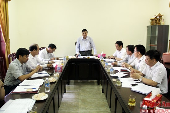 Toàn cảnh buổi làm việc.