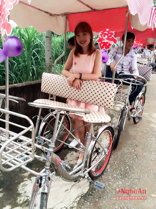 Những chiếc xe đạp đôi đang chờ màn rước dâu