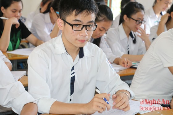 Giờ học của học sinh lớp 12, Trường THPT Huỳnh Thúc Kháng