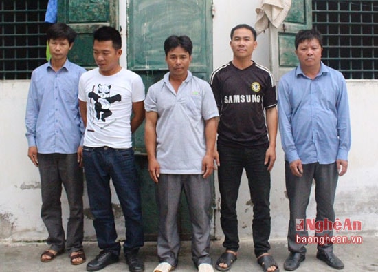 5 đối tượng bị bắt.