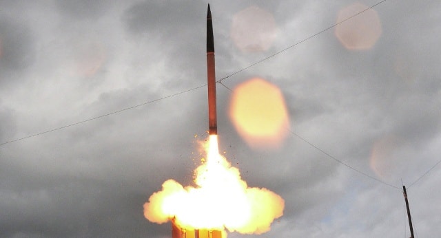 Lockheed Martin - nhà thầu chính chịu trách nhiệm nghiên cứu và sản xuất, trình diễn hệ thống phòng thủ tên lửa tầm cao giai đoạn cuối (THAAD). Ảnh: AP.