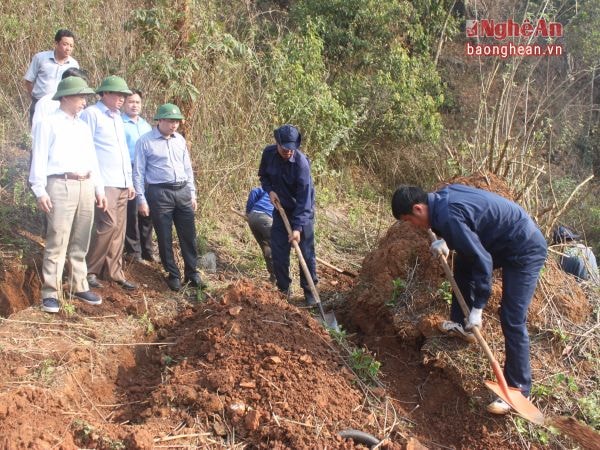 Ban chỉ đạo 1237 Quân khu kiểm tra Đội quy tập Bộ CHQS tỉnh Nghệ An đang làm nhiệm vụ tại tỉnh Xiêng Khoảng (Lào)