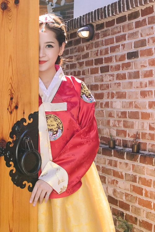 ... để tham gia chương trình tìm hiểu văn hóa và cách làm đẹp của Hàn Quốc