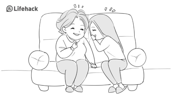 Bạn có thể chia sẻ với mẹ nhiều điều thầm kín.