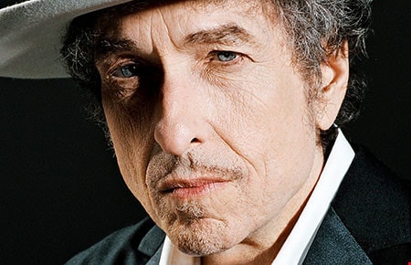 Bob Dylan sinh năm 1941, là một trong những nghệ sĩ có lượng đĩa bán chạy nhất. 