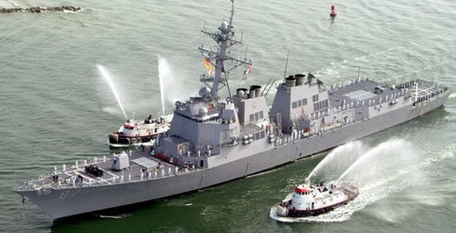 Tàu khu trục USS Mason của Mỹ bi nhắm bắn ba lần trong hai ngày.