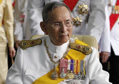 Quốc vương Thái Lan Bhumibol Adulyadej.