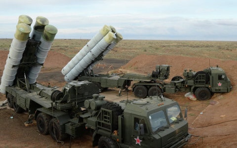 Hệ thống phòng thủ tên lửa S-300 của Nga. 