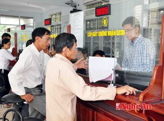 Giao dịch tại bộ phận một cửa ảnh tư liệu minh họa