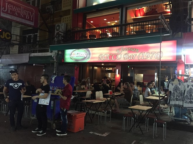 Pho den do Bangkok thua khach nhung ngay quoc tang hinh anh 1