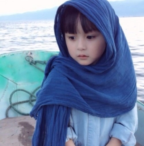 7-be-gai-xinh-nhu-thien-than-don-tim-cu-dan-mang-bb-baaacn34he.jpg