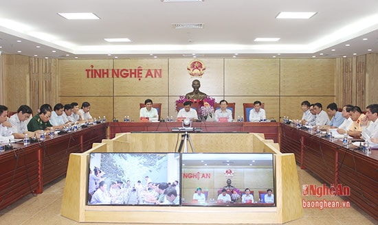 Toàn cảnh cuộc họp trực tuyến tại điểm cầu Nghệ An.