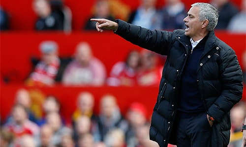 mourinho-co-the-bi-va-mieng-vi-trong-tai-tran-liverpool-man-utd-1